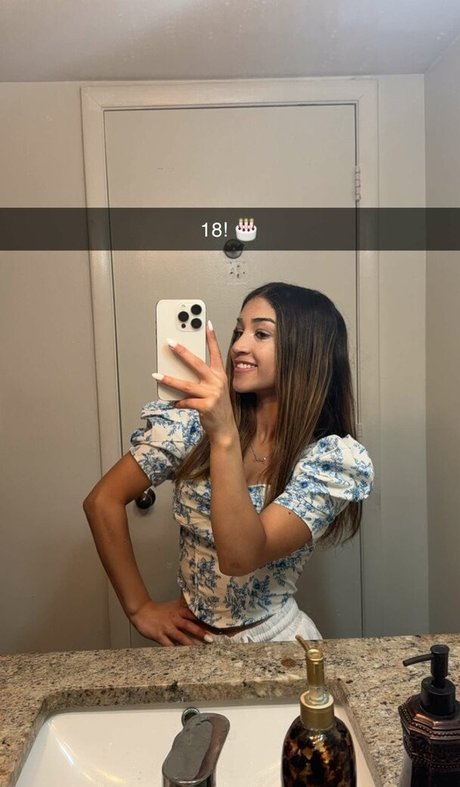 Ava Justin estrella porno sexy foto