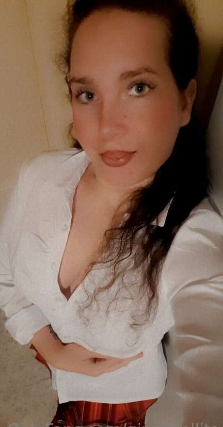 only queen84 bonita modelo imagen