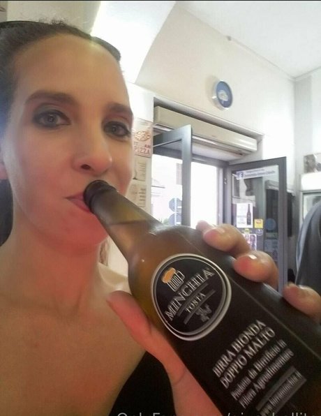 only queen84 modelo hd imagen