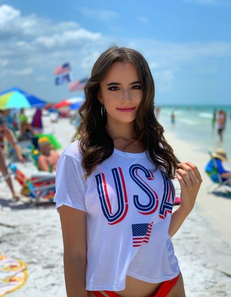 Ashley St Clair buena estrella porno archivo