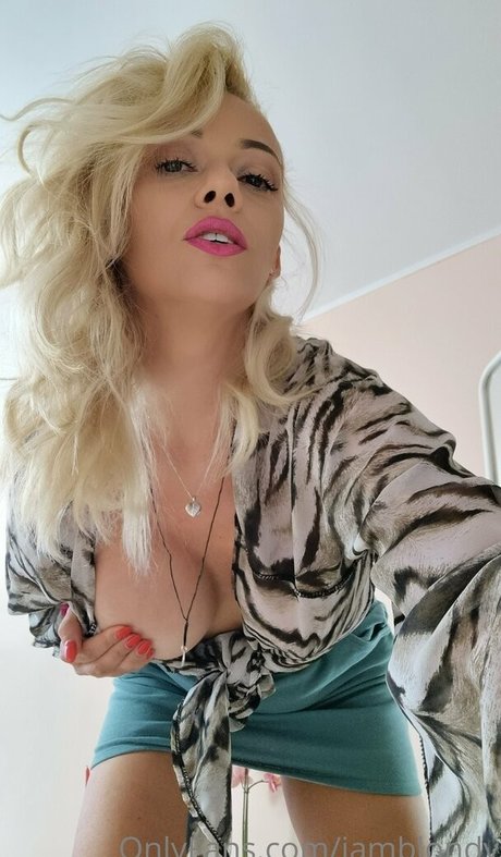 iamblondy estrella porno de alta calidad imágenes