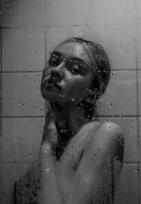 adelewilson__ arte modelo galería