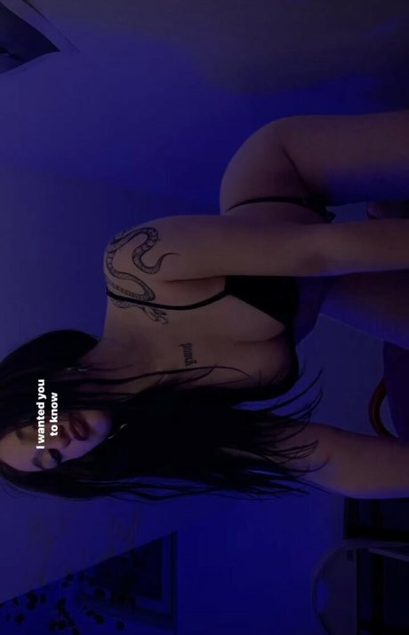 Luna Foster modelo desnuda recopilación