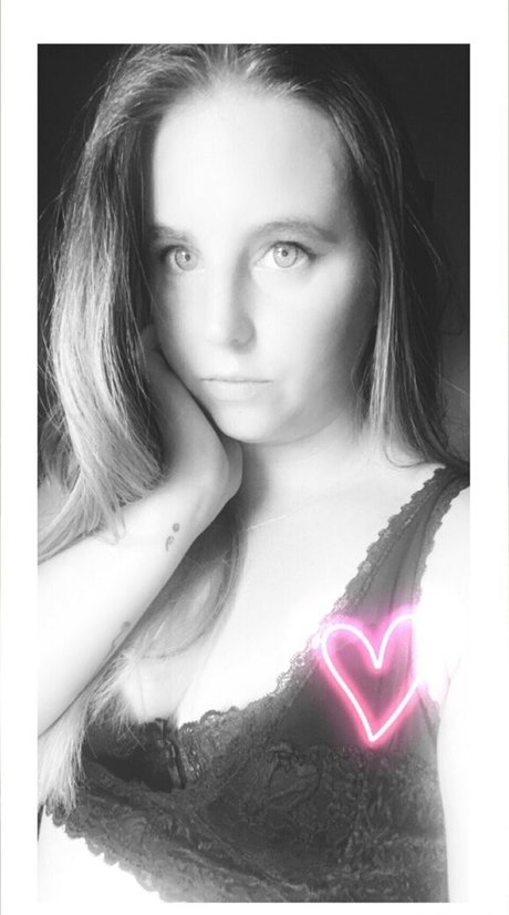 blueeyesbombshell actriz libre imagen