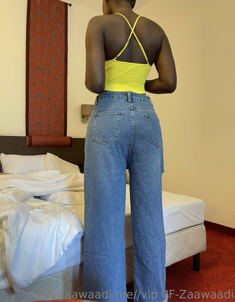 zaawaaditv modelo desnudo imágenes