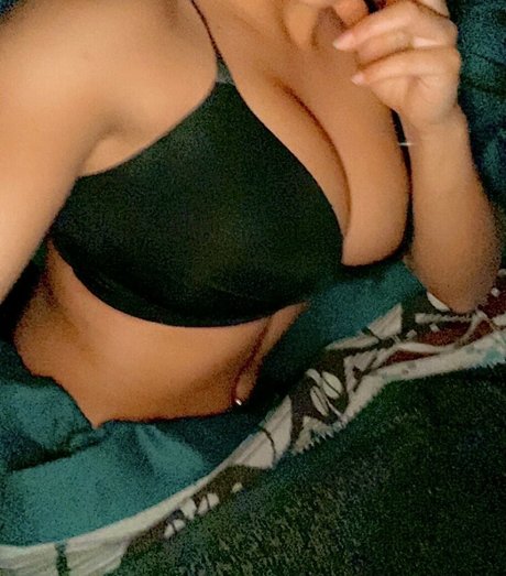 raelynn of modelo de alta definición foto