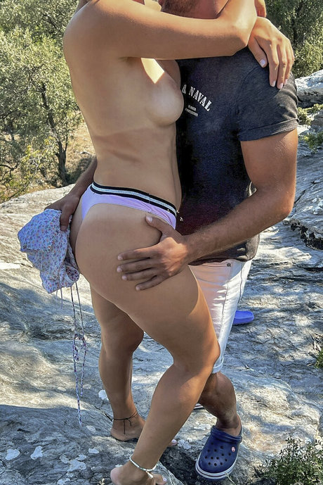 Dila Hanm actriz de desnudos foto