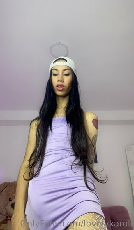 lovelykaroll desnudos estrella porno imágenes