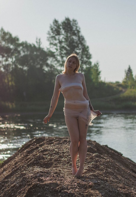 katereenkis modelo erótico archivo