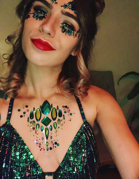 livvy5493 estrella caliente galerías