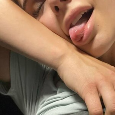 livvy5493 modelo bonita archivo