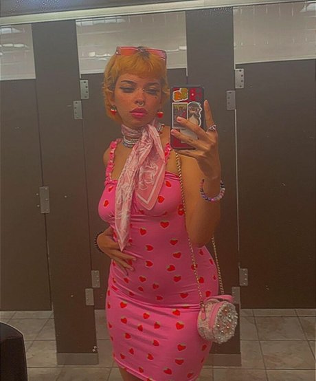 Rinnn 777 modelo porno foto