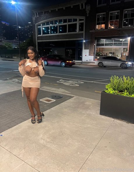 Tila Totti desnudos estrella porno imágenes