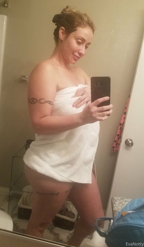 evabnotty sexo modelo imágenes