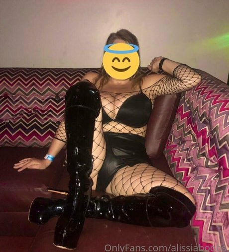 alissiaboobs bonita estrella galerías