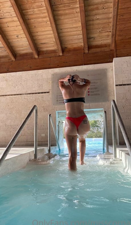 misscorna modelo hermosa archivo