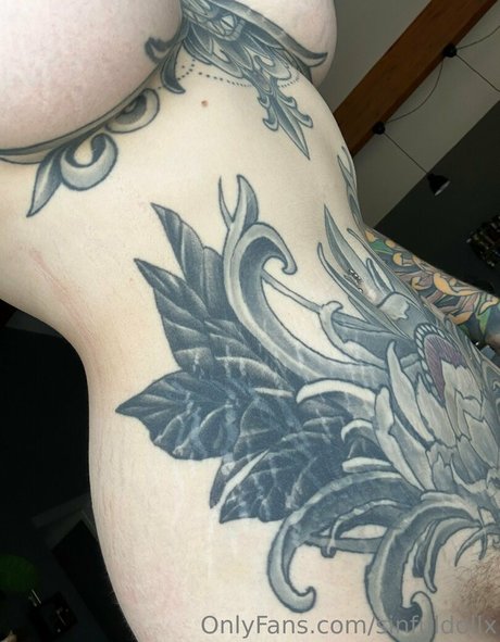 sinfuldollx estrella porno bonita foto