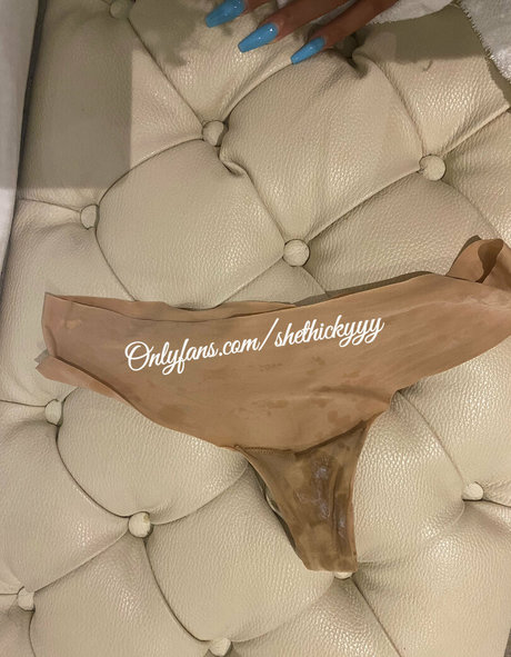 Shethickyyy estrella porno bonita archivo