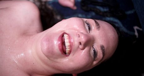 Luna Sapphire arte modelo foto