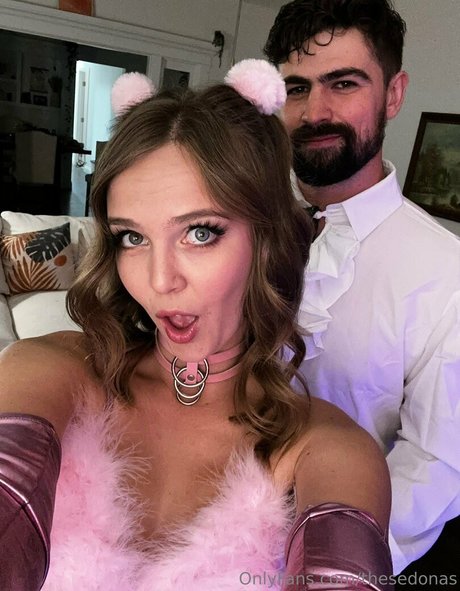 thesedonas estrella porno desnuda galería