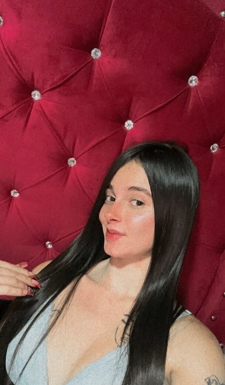 Lucyy tayy estrella hermosa galería