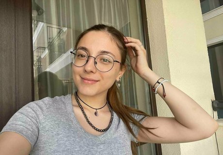 leamoore actriz caliente fotos