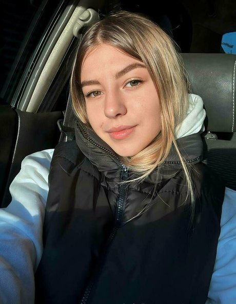 sunnyjenny modelo imágenes