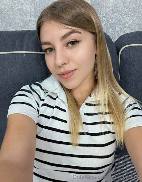 sunnyjenny actriz desnuda imágenes