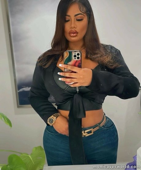 Monica VVS estrella sexy foto