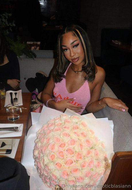 exoticblasiann desnudos estrella porno galerías