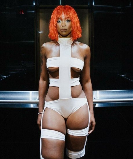 Ari Lennox estrella porno del sexo archivo