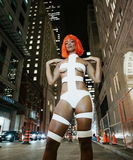 Ari Lennox estrella porno adulto archivo