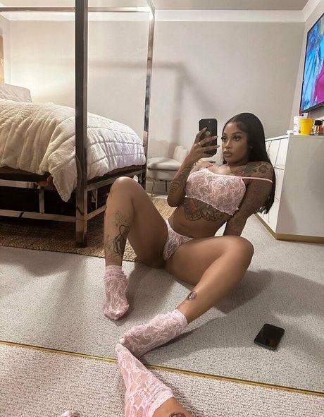 iampree modelo hermosa foto