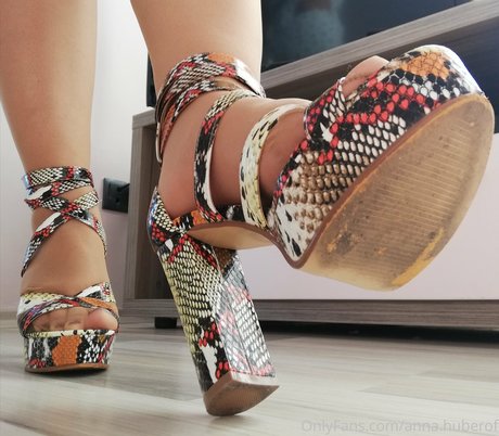 anna huberof hermosa actriz recopilación