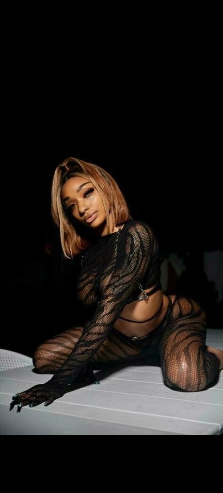 bigmfyellaa mejor modelo recopilación