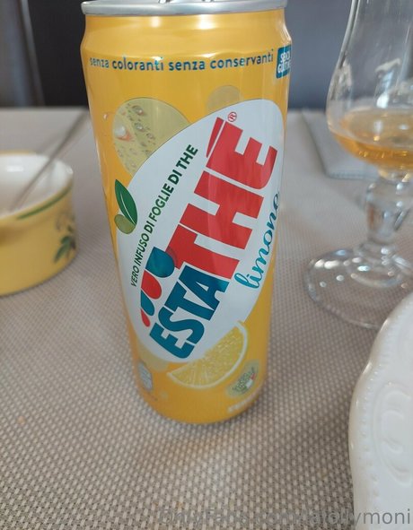 lalollymoni modelo imagen