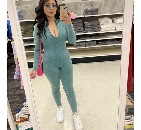 Alemuriiyo hermosa modelo imágenes