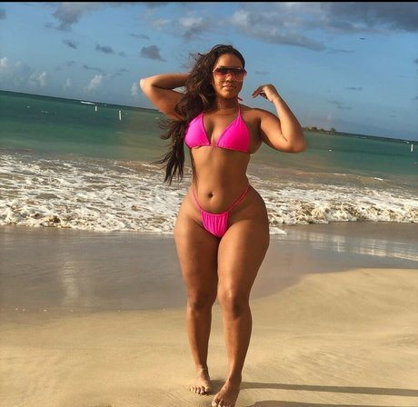 KailaQuiroz estrella porno caliente foto