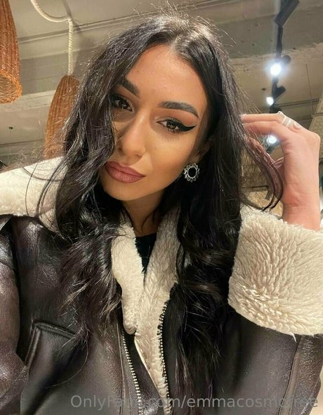 emmacosmo modelo desnuda galería