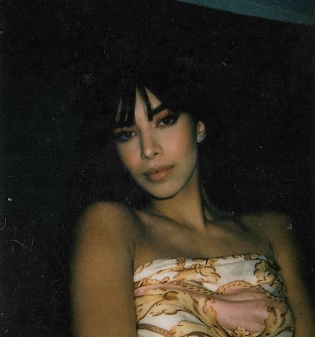 Gabrielle M modelo adulto foto