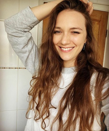 Anna Demetriou actriz sexual imágenes