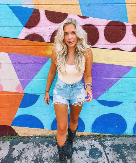 Megan Moroney estrella porno en alta definición imágenes