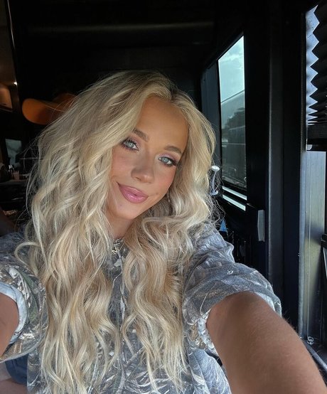 Megan Moroney estrella porno del sexo recopilación