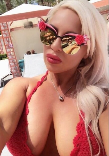 Dana Brooke actriz exclusiva galería
