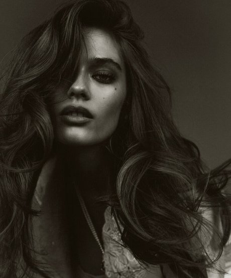 Alexandra Moskaleva modelo superior galerías