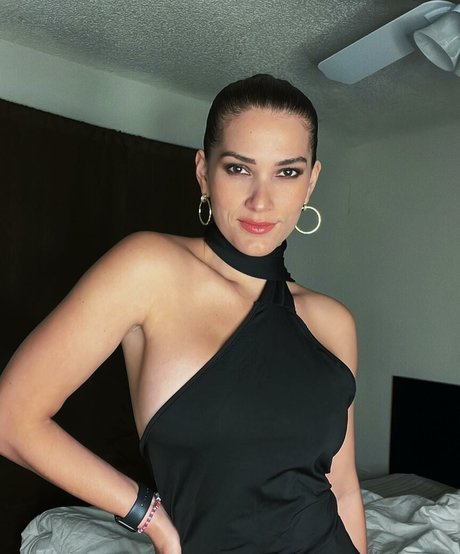 Vicwhispers estrella porno desnuda archivo