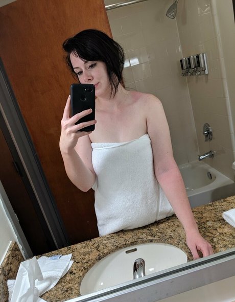 peachbellini modelo atractivo imagen