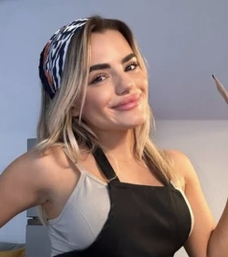 Petite Tina buen modelo imagen