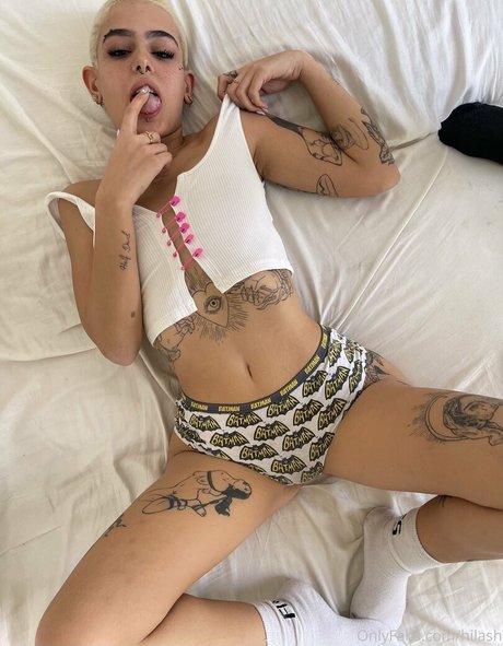 Hila bby estrella desnuda foto