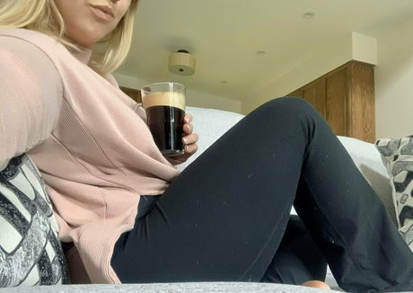 yournurse amber modelo adulto fotos